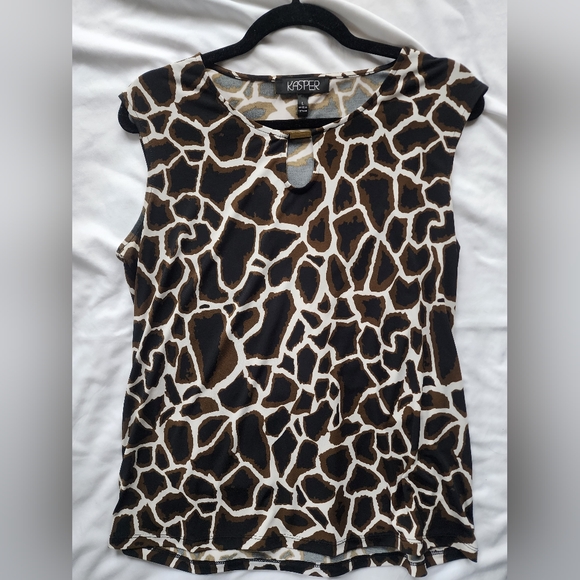 Giraffe/Animal Print Sleeveless Womens Blouse - Picture 8 of 10